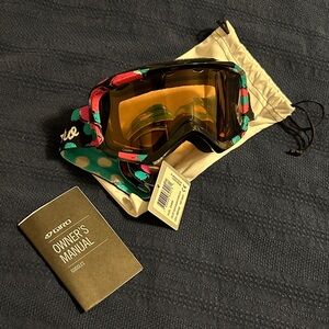NWT Giro Charm Goggles - Black Magenta Bubblegum Strap & Amber Rose Lens
